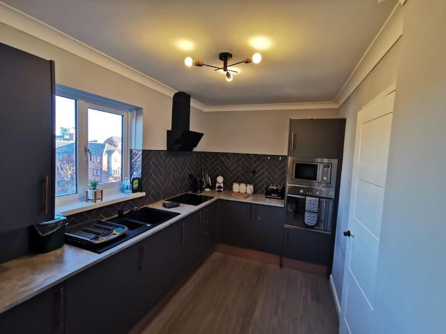 The Quay - Harbour View - By Tifa Stays Swansea Extérieur photo